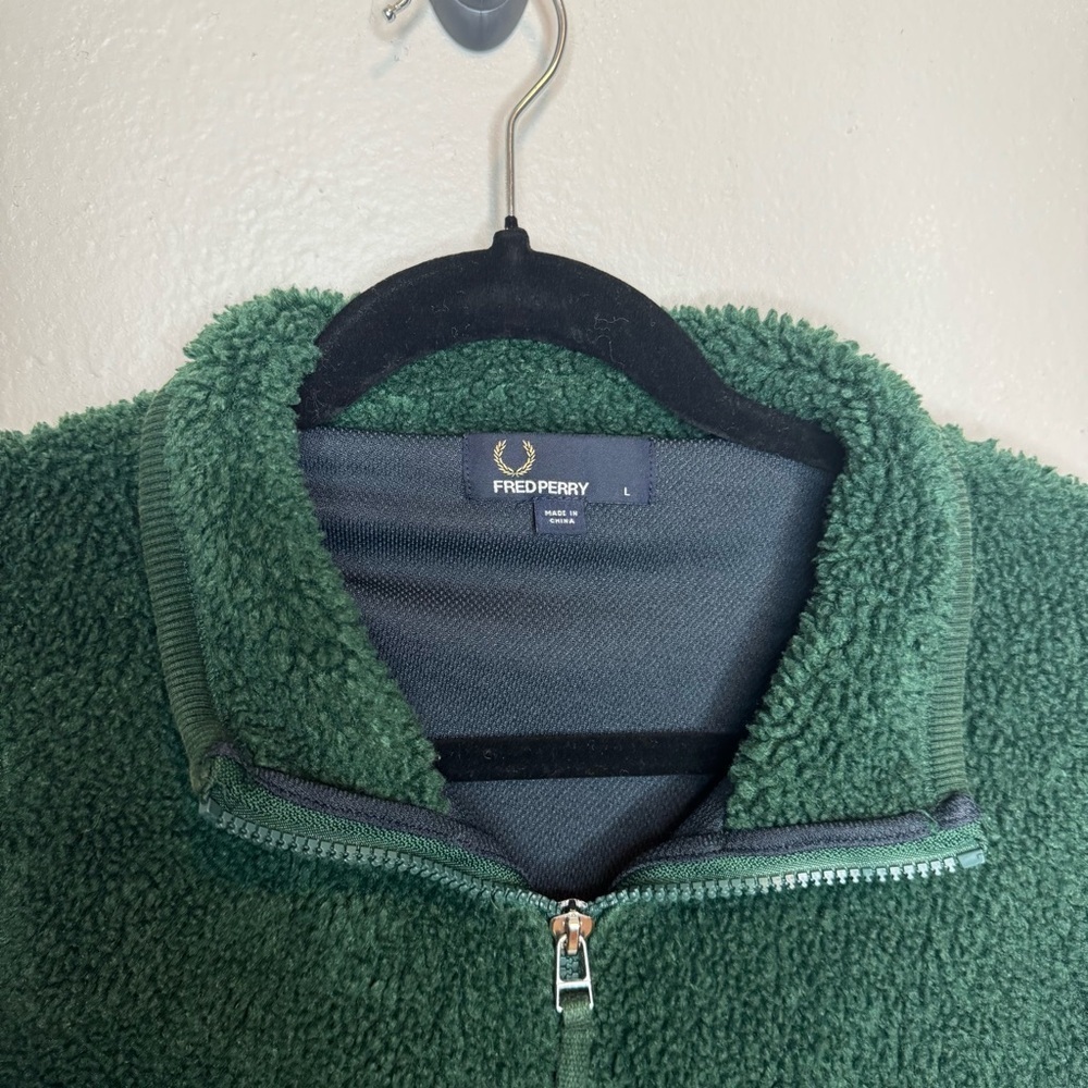 Fred Perry Men's Zip Through Borg Fleece In Green Full Zip Sherpa Jacket View 2